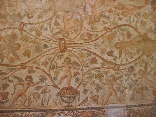 Museo di Ippona: mosaico con amori che vendemmiano