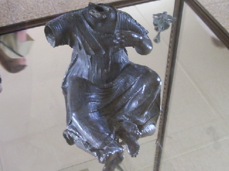 Statuetta bronzea probabilmente ex-voto di qualche santuario: et romana 