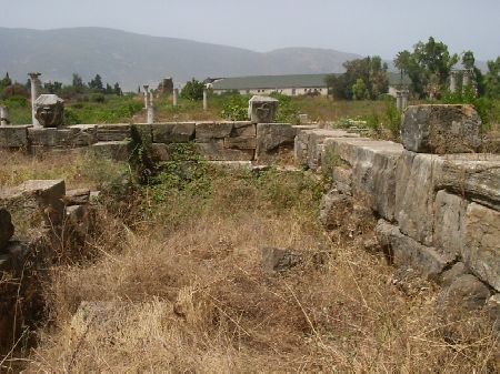Ampia camera di una grande struttura romana nei pressi delle Basiliche cristiane