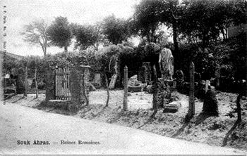 Vecchia foto con resti di et romana a Tagaste