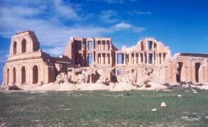Resti del teatro di Sabratha