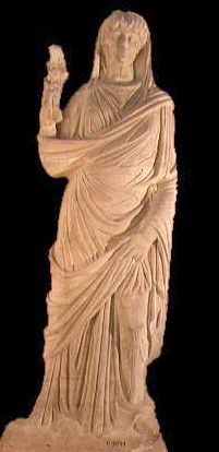 Statua di donna che raffigura Cerere