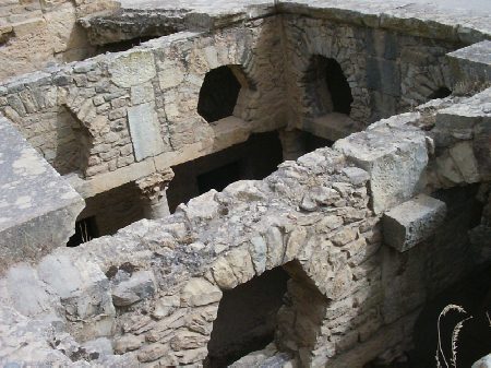La stupefacente struttura ipogea della Casa della Caccia