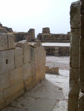 Una uscita che porta alla Cavea del Teatro di Bulla Regia