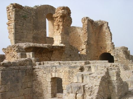 I grandiosi resti delle Terme di Julia Memmia