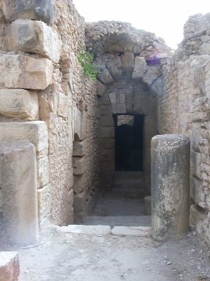Accesso alle camere interne delle Terme di Julia Memmia