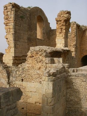 Ambienti delle Terme di Julia Memmia