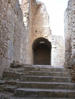 Scalinata d'accesso a un ambiente delle Terme di Julia Memmia