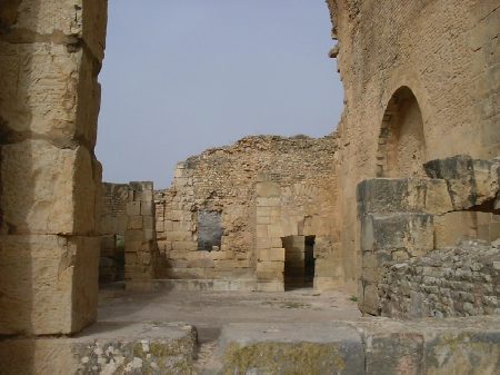 I grandiosi ambienti interni delle Terme di Julia Memmia