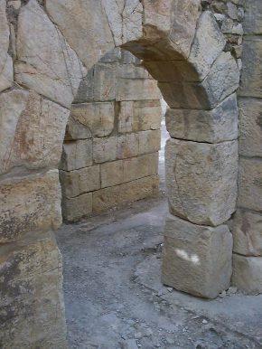 Ambienti interni di passaggio delle Terme di Julia Memmia