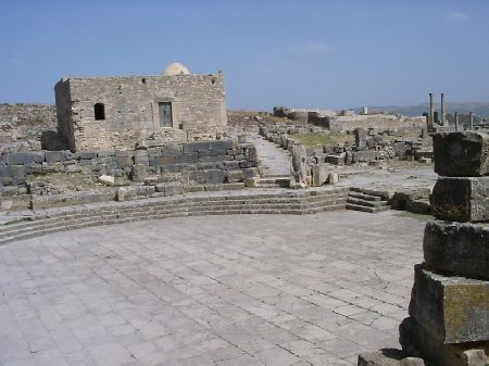 Piazza del Mercato su cui si affaccia il Tempio della Fortuna