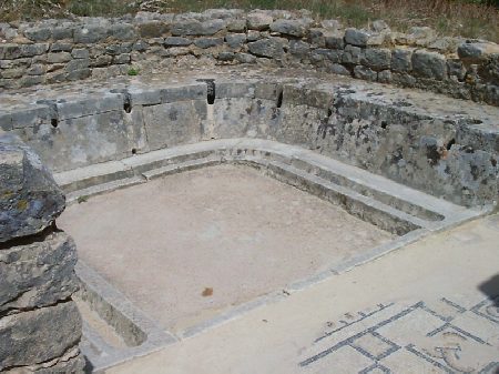 Le latrine pubbliche presso la Villa del Trifoglio