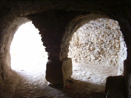 Le vie ipogee tra una camera e l'altra nel complesso delle Terme Liciniane