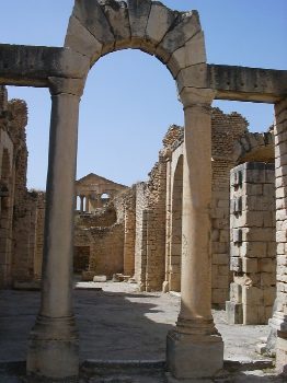 La grandiosa architettura del complesso delle Terme Liciniane