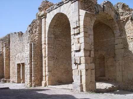 Le straordinarie architetture del complesso delle Terme Liciniane