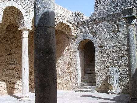 Il complesso delle Terme Liciniane con le eleganti strutture
