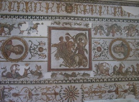 L'ampia superficie di un tempio con i suoi resti 