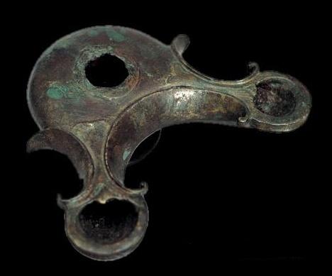 Lampada bronzea a due becchi al Museo del Bardo