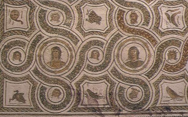 Mosaico con riferimenti marini