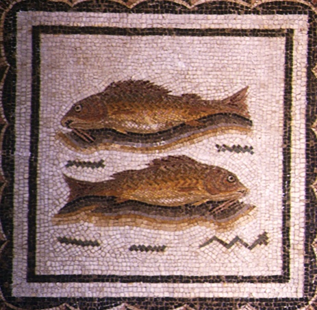 Mosaico con tema marino: pesci che nuotano in acqua, al Museo del Bardo