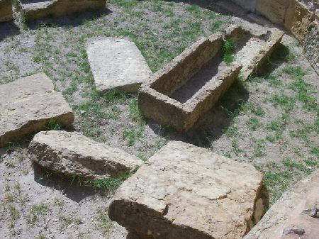 Tombe nell'area adiacente alla chiesa di Bellator e alla cappella di Giocondo