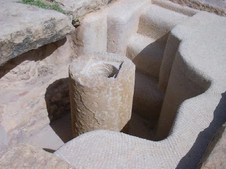 Il fonte battesimale della cappella di Giocondo: particolare