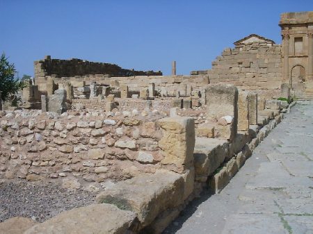 Negozi e botteghe di et romana e bizantina presso il Capitolio