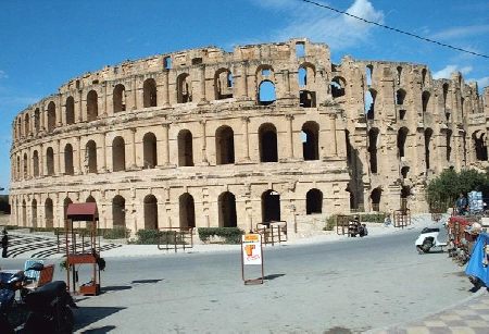L'aspetto esterno dell'imponente anfiteatro