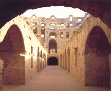 Le gallerie interne dell'imponente anfiteatro