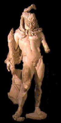 Questa grande statua è un omaggio a Ercole dei sagarii di Tuburbo, gli artigiani cioè che fabbricavano il sagum, un vestito di origine gallica.