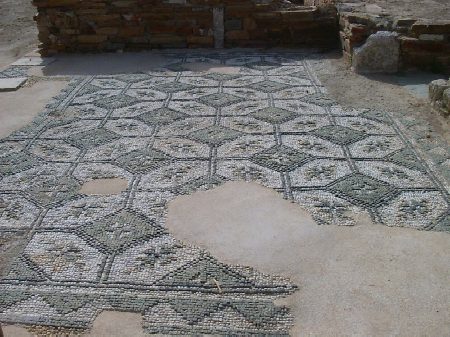 I magnifici resti di un mosaico di una abitazione ai piedi del Capitolio