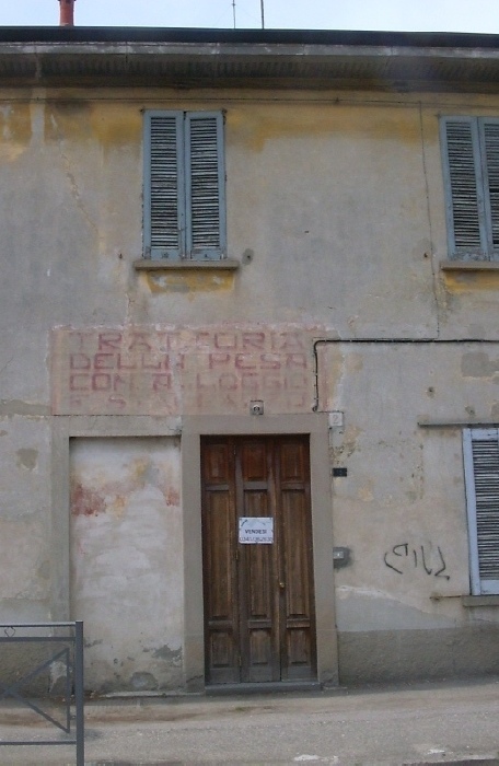 La vecchia Trattoria della pesa con alloggio e stallatico in via Nazario Sauro