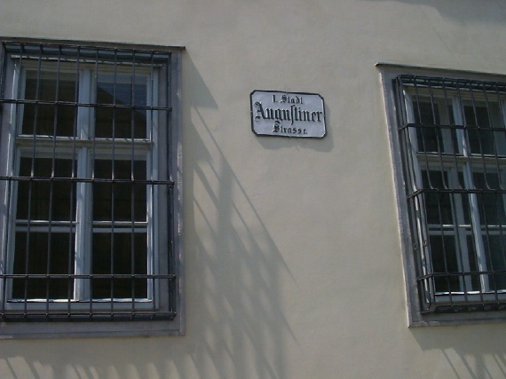 Via Sant'Agostino a Vienna che porta all'omonima chiesa e al convento agostiniano