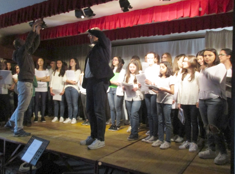 Un momento dello spettacolo al teatro dell'Oratorio di Pescate