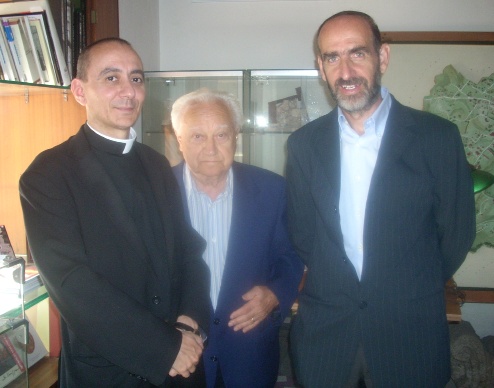Il presidente Luigi Beretta con Mario Colnago e don Pavanello durante la Settimana Agostiniana 2009