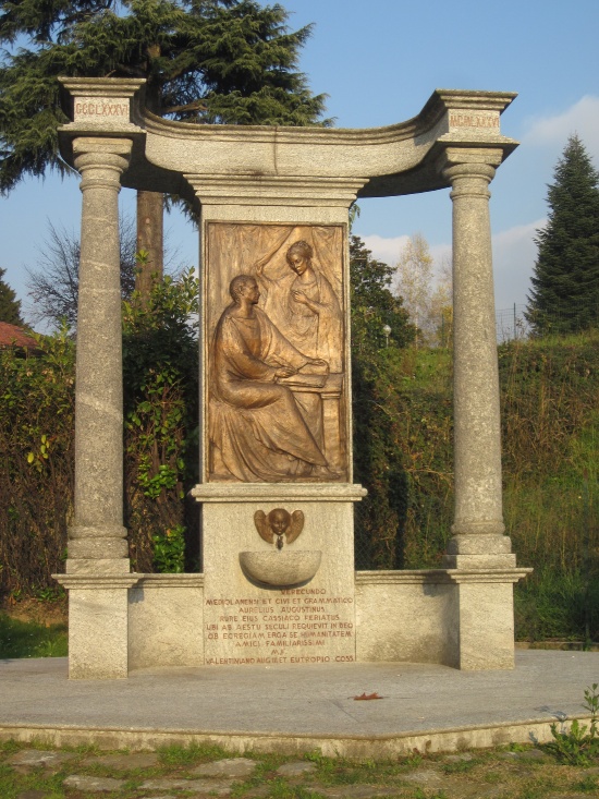 Il monumento a sant'Agostino a Cassago Brianza