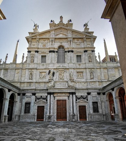 Il santuario di S. M. dei Miracoli a Milano