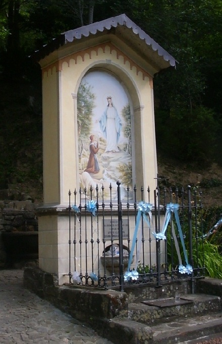 La Cappella che ricorda l'apparizione della Vergine alla Madonna del Sasso a Colle Brianza
