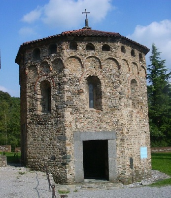 Battistero romanico di Agliate