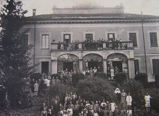 Asilo Infantile Visconti di Modrone in una foto del 1926