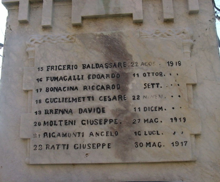 Lapide del Monumento ai Caduti della Prima Guerra Mondiale a Cassago