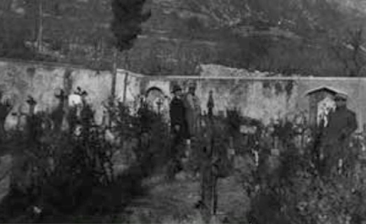 Il cimitero di Sabbionara ad Avio con tombe di militari