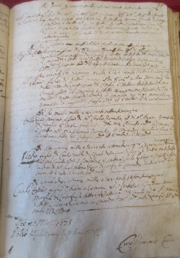 Una pagina del terzo Registro dei battesimi controllata nel 1675 dal Cancelliere Viganò