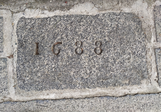 Data costruzione scala interna del Palazzo Pirovano a Cassago: marciapiede al Montino