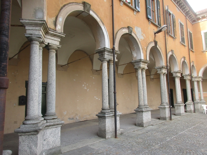 Resti dell'antico monastero delle Suore di Cremella