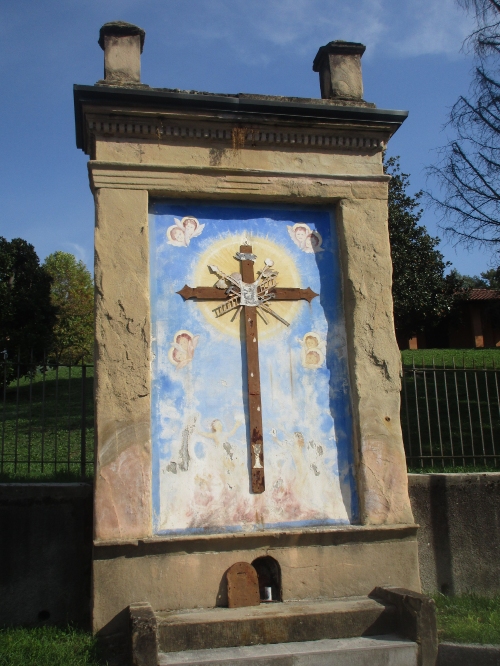 Cappella della Passione in piazza della chiesa