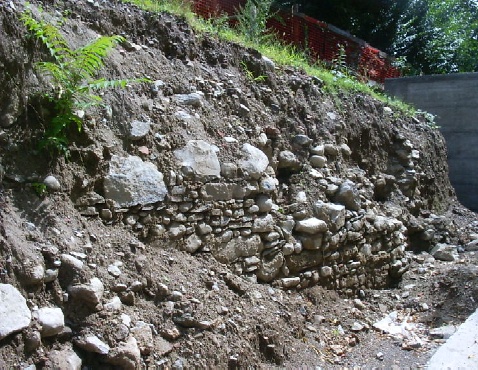 Fondazioni del castro medioevale di Cassago nell'area prospicente i ruderi del Palazzo Pirovano-Visconti