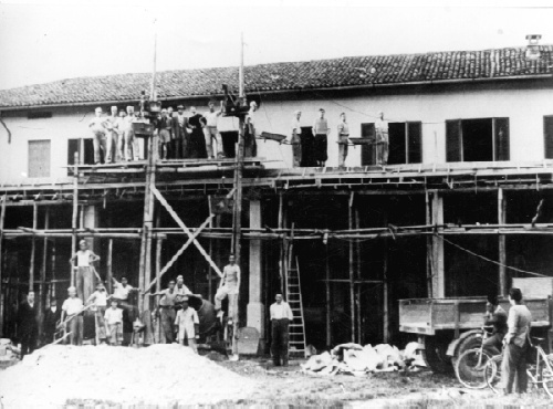 L'Oratorio di Cassago nel 1930 durante i lavori di ristrutturazione