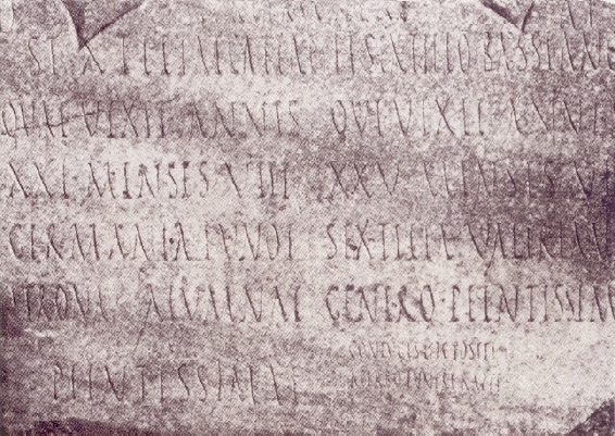 Lapide dei Sextilii nella chiesa romanica di Agliate