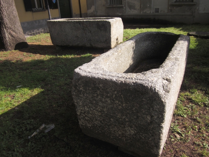 Sarcofagi scoperti a Brivio